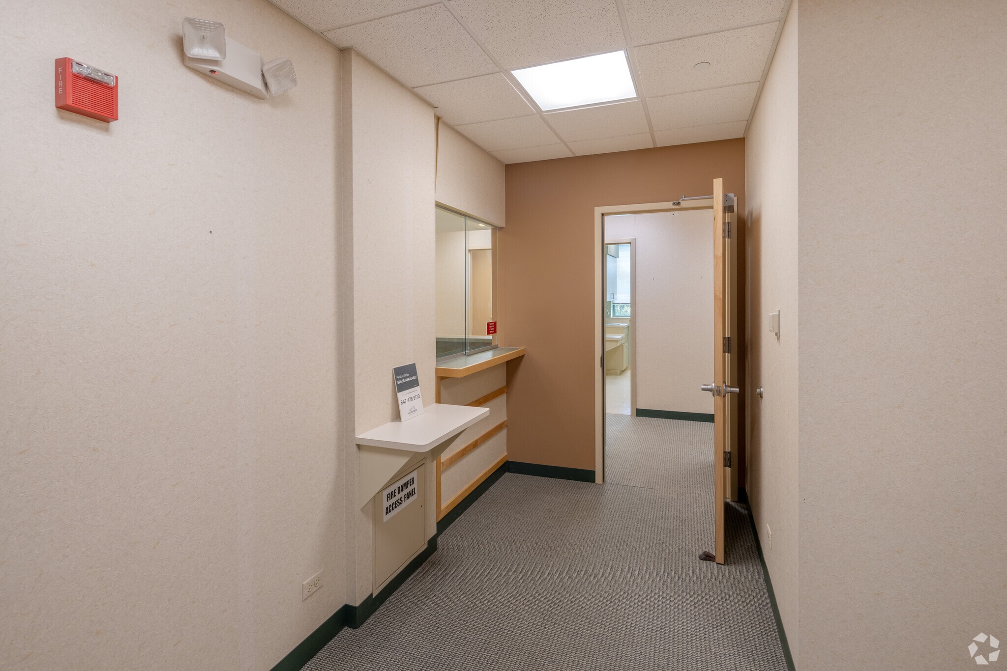 1445 N Hunt Club Rd, Gurnee, IL for lease Interior Photo- Image 1 of 5