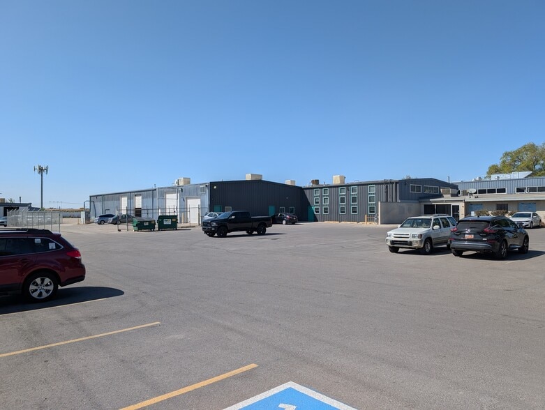 758 S Redwood Rd, Salt Lake City, UT for lease - Building Photo - Image 1 of 28