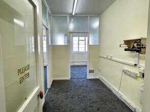 7-9 Massetts Rd, Horley à louer Photo intérieure- Image 1 de 5