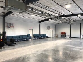 351 Columbia Memorial Pky, Kemah, TX for lease Interior Photo- Image 2 of 9