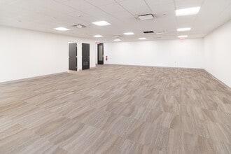 1051 Perimeter Dr, Schaumburg, IL for lease Interior Photo- Image 2 of 6