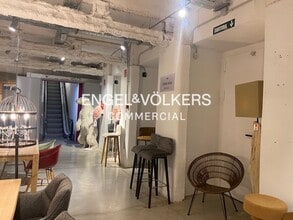 Retail in Barcelona, Barcelona for lease Interior Photo- Image 2 of 9