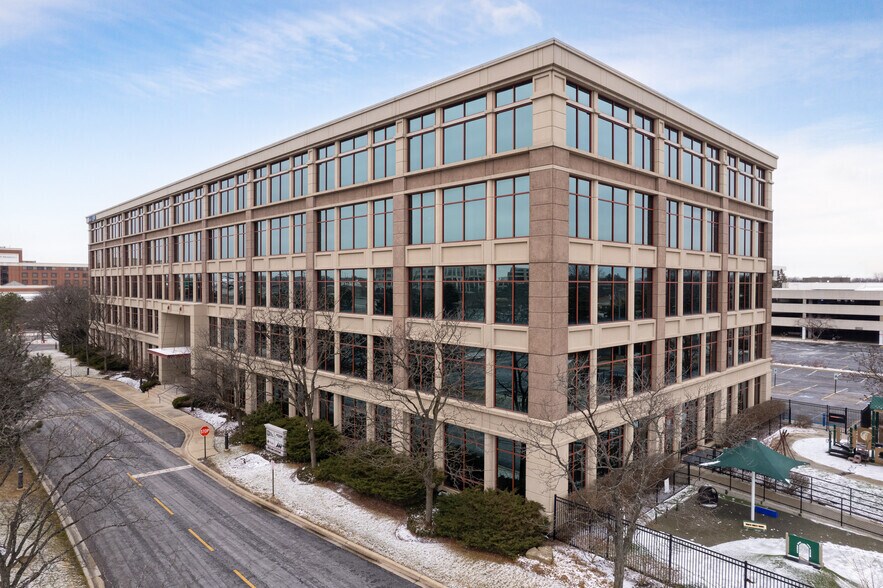 1650 Lake Cook Rd, Deerfield, IL à louer - Photo du bâtiment - Image 2 de 19