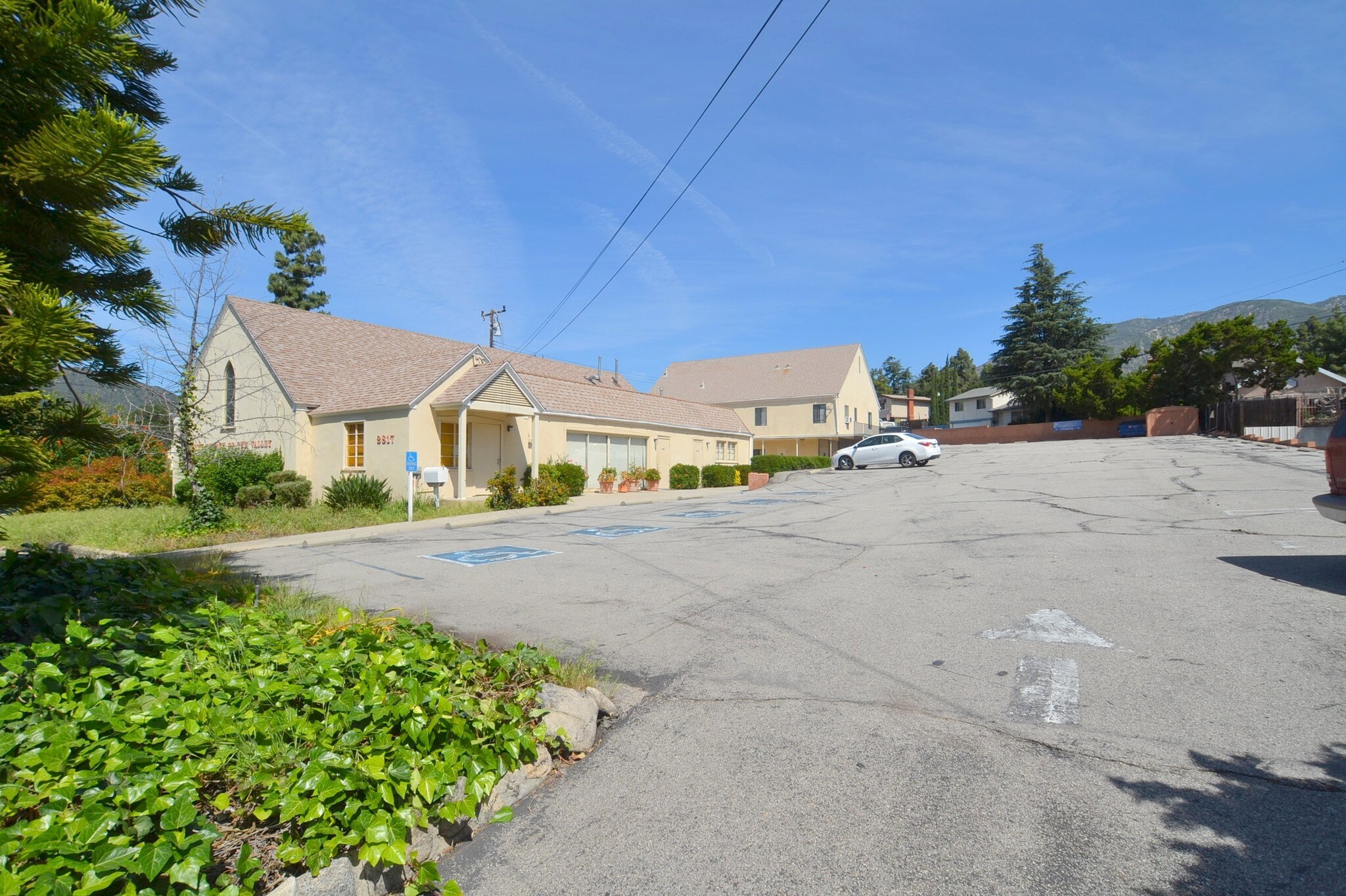 2817 Montrose Ave, Glendale, CA à vendre Photo du bâtiment- Image 1 de 9