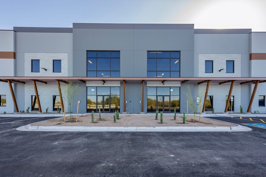 5400 E McDowell Rd, Mesa, AZ à louer - Photo du bâtiment - Image 3 de 8