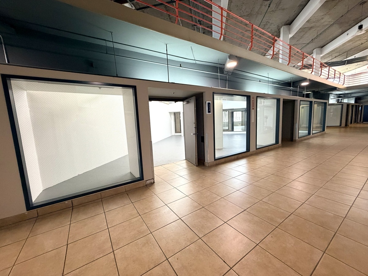 305 E 9th St, Los Angeles, CA for lease Interior Photo- Image 1 of 10