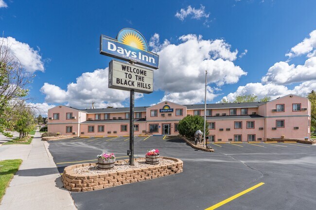 Plus de détails pour 519 Crook St, Custer, SD - Services hôteliers à vendre