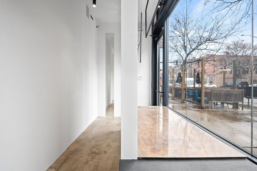 1751 W Division St, Chicago, IL for lease - Building Photo - Image 2 of 18