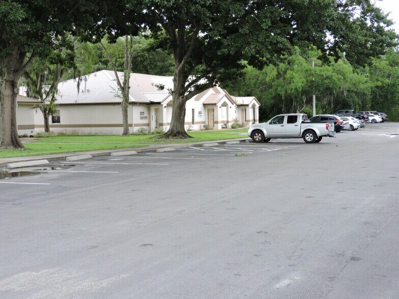 205 Zeagler Dr, Palatka, FL à vendre - Photo du bâtiment - Image 3 de 4
