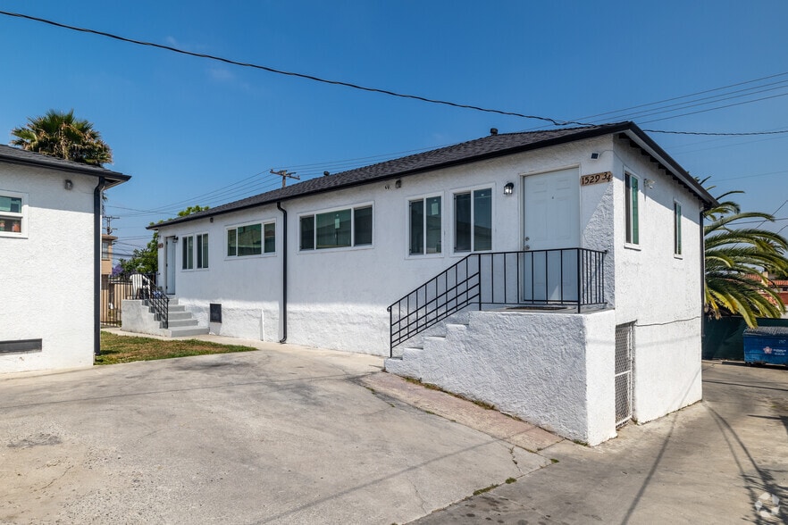 1525 W 105th St, Los Angeles, CA for sale - Building Photo - Image 1 of 16