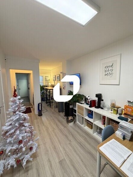 20-22 Place Charles De Gaulle, Saint-Germain-en-Laye for lease - Building Photo - Image 2 of 6
