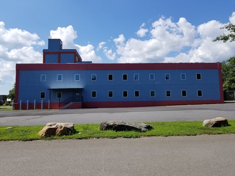 26 Hill St, Wilkes Barre, PA à vendre - Photo du bâtiment - Image 2 de 12