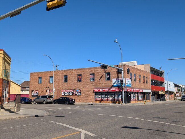 Plus de détails pour 10852 97th St NW, Edmonton, AB - Commerce de détail à vendre