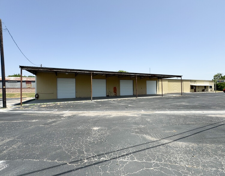 501 Business 287, Decatur, TX for lease - Building Photo - Image 1 of 19