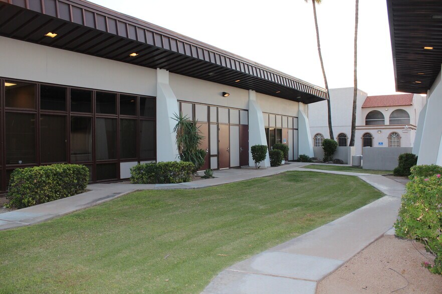 1840-1844 E Baseline Rd, Tempe, AZ à vendre - Photo du bâtiment - Image 2 de 7