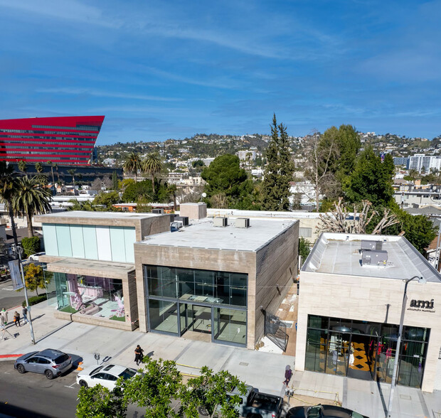 8585 Melrose Ave, West Hollywood, CA for lease - Building Photo - Image 2 of 5