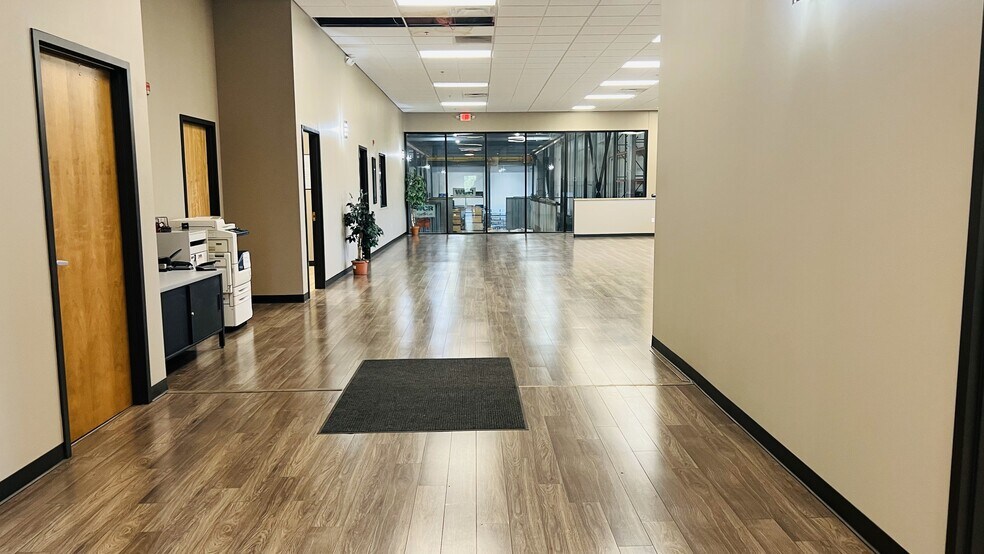 2377 Commerce Center Blvd, Fairborn, OH à louer - Photo intérieure - Image 2 de 7