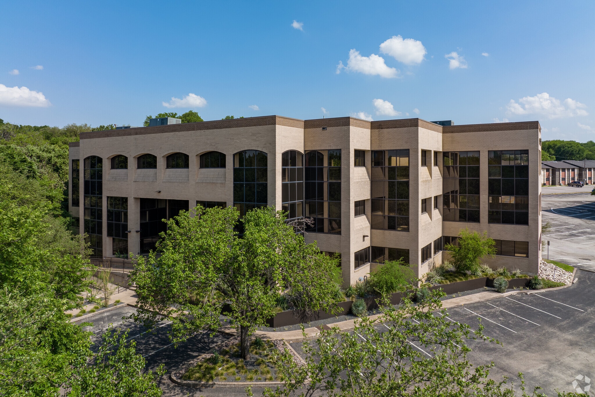 1949 S Interstate 35, Austin, TX for lease Primary Photo- Image 1 of 16