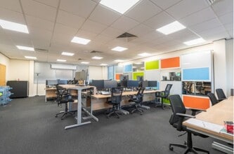 1 Brooklands Rd, Weybridge à louer Photo intérieure- Image 1 de 4