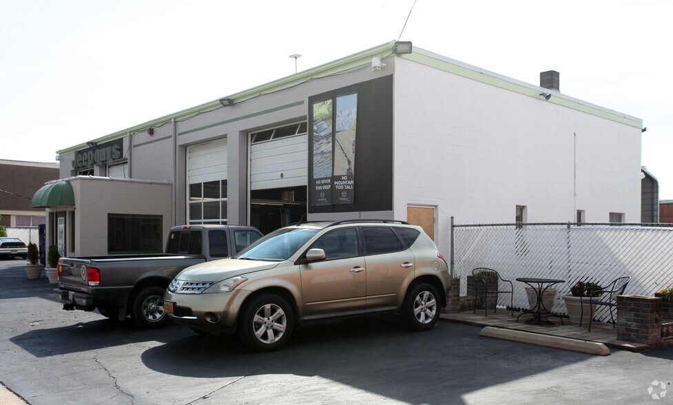 419 Battleground Ave, Greensboro, NC for sale - Building Photo - Image 2 of 2