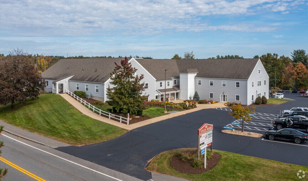 23 Stiles Rd, Salem, NH à louer - Photo du bâtiment - Image 2 de 6