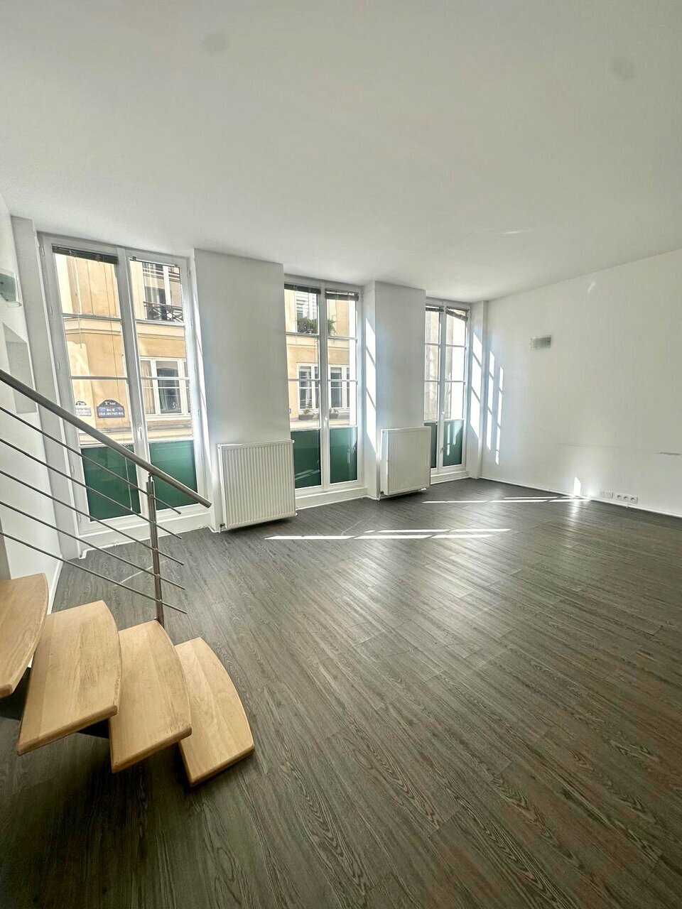 Office in Paris for lease Primary Photo- Image 1 of 9