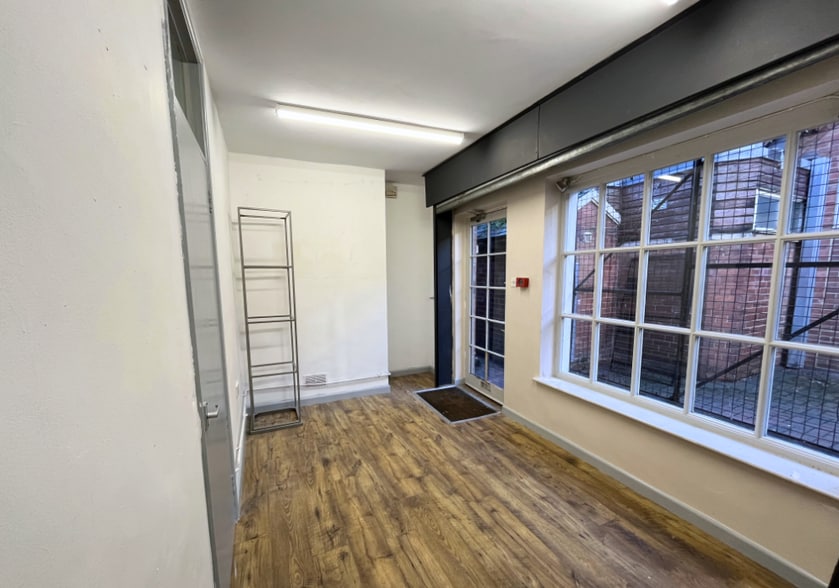 15 Commercial St, Hereford for lease - Interior Photo - Image 2 of 3