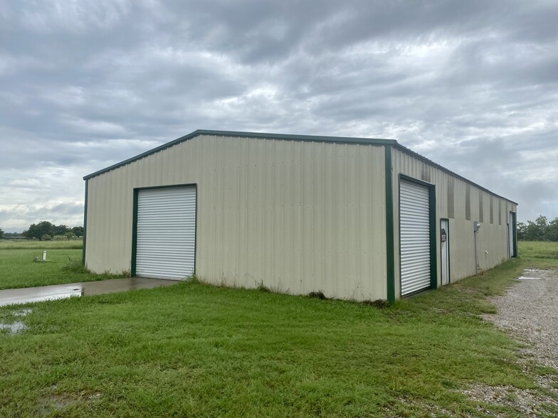 11416 Hames, Pilot Point, TX for sale - Primary Photo - Image 1 of 1