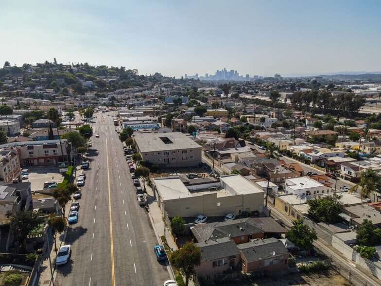 4185 City Terrace Dr, Los Angeles, CA à vendre - Photo du bâtiment - Image 3 de 12
