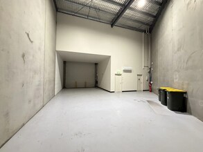 15 Thackray Rd, Port Melbourne for lease Interior Photo- Image 2 of 6