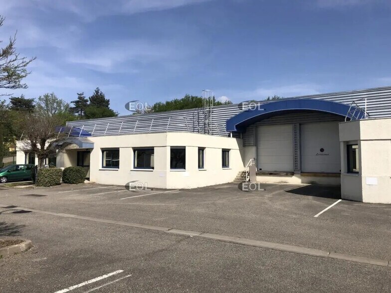 Flex dans Saint-Genis-Laval à louer - Photo du bâtiment - Image 2 de 8