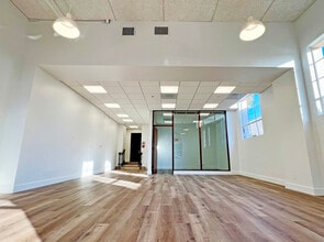 1035 State St, Santa Barbara, CA à louer Photo intérieure- Image 2 de 7