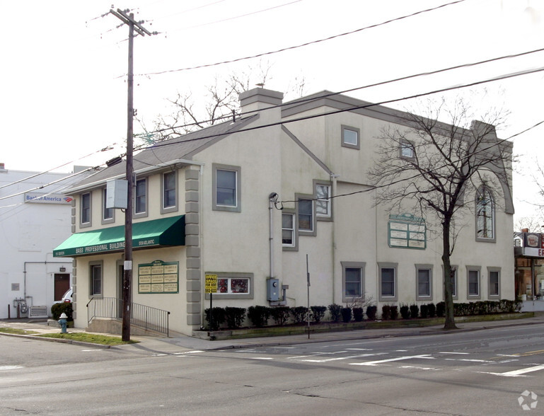 559 Atlantic Ave, East Rockaway, NY for lease - Primary Photo - Image 1 of 9