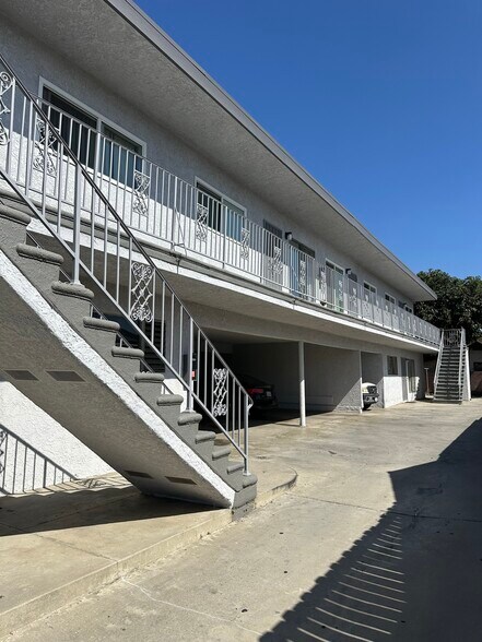 9711 Laurel St, Bellflower, CA à vendre - Photo du bâtiment - Image 2 de 3