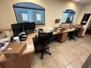 12998 Hesperia Rd, Victorville, CA for lease Interior Photo- Image 2 of 50