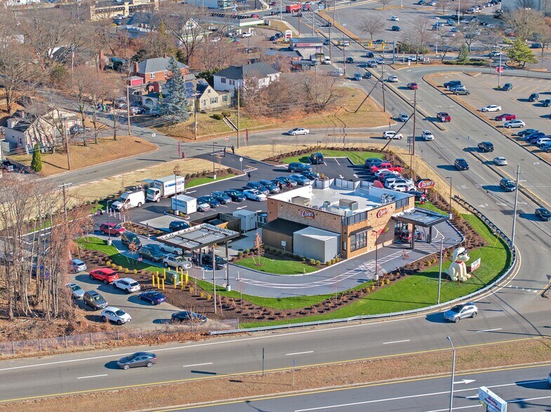 336 Bald Hill Rd, Warwick, RI à vendre - Photo du bâtiment - Image 2 de 7