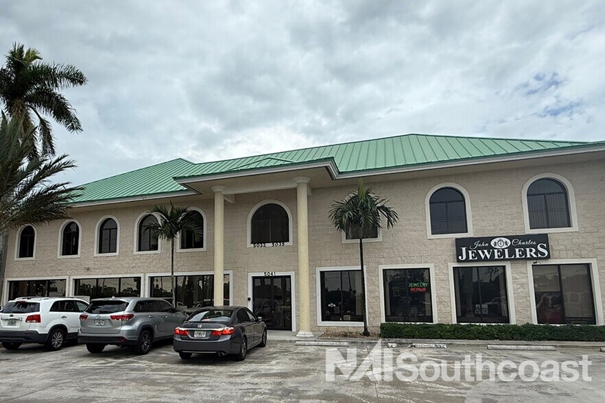 5031 SE Federal Hwy, Stuart, FL à louer - Photo du bâtiment - Image 1 de 5