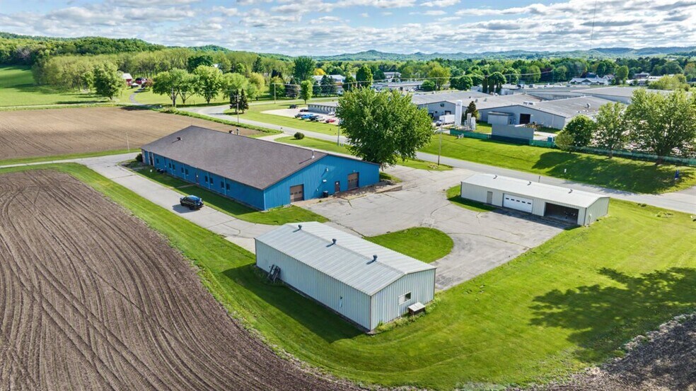 16771 S 15th St, Galesville, WI à vendre - Photo du bâtiment - Image 2 de 70