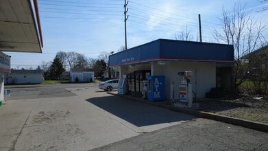 701 W Memorial Dr, Muncie, IN à louer Photo intérieure- Image 2 de 9