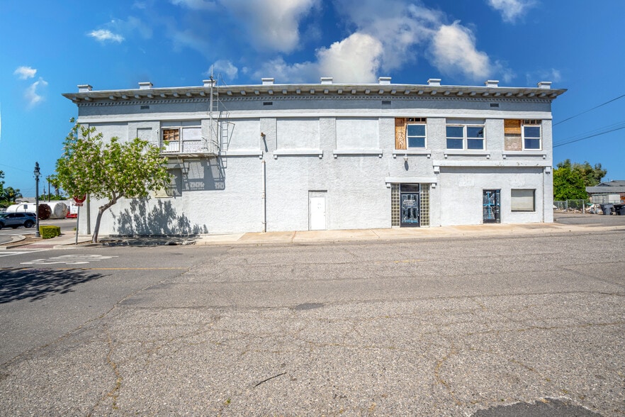 6701 2nd St, Riverbank, CA for sale - Building Photo - Image 2 of 7