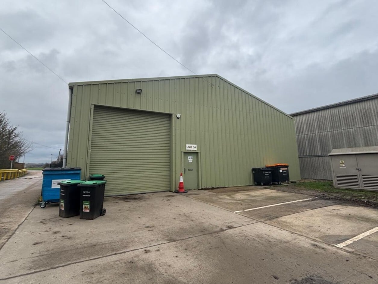 Chestnut Lane Ln, Royston for lease Building Photo- Image 1 of 8