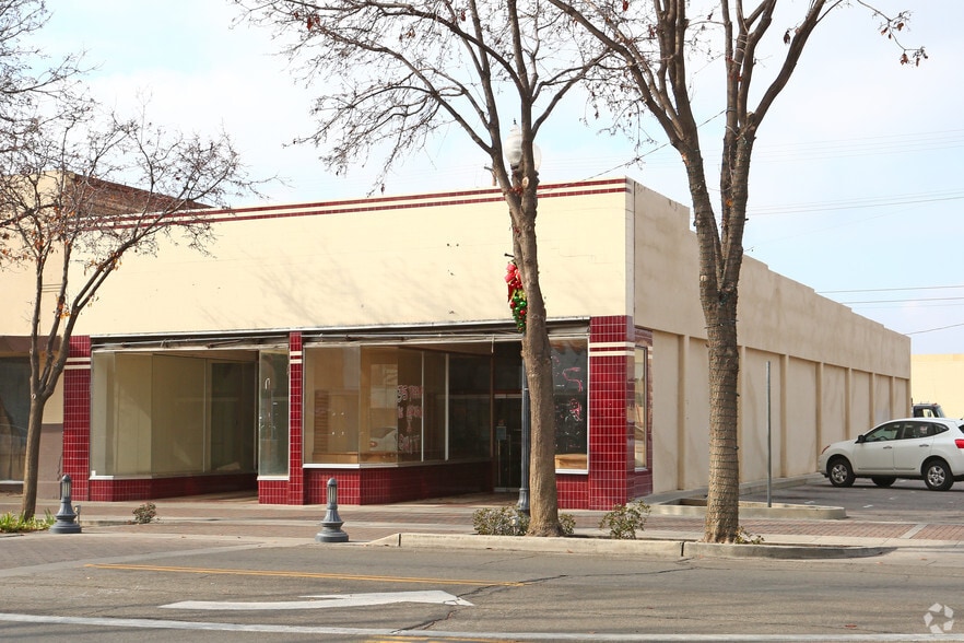41-43 N Main St, Porterville, CA à louer - Photo du bâtiment - Image 1 de 3