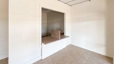 137-205 E Lincoln Trail Blvd, Radcliff, KY for lease Interior Photo- Image 2 of 4