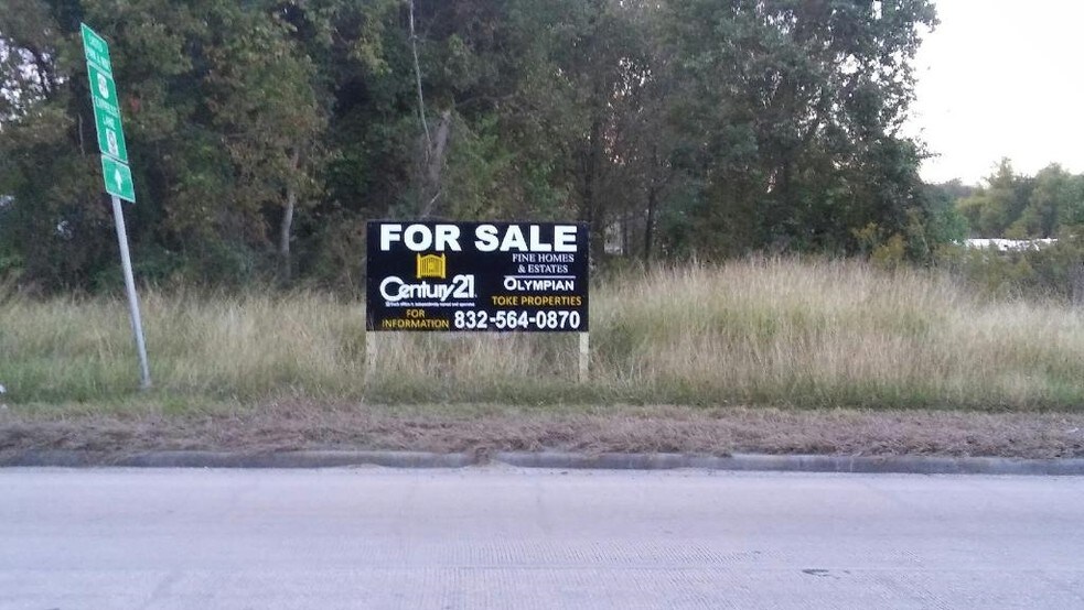 15605 Eastex Fwy, Humble, TX à vendre - Photo du bâtiment - Image 2 de 3