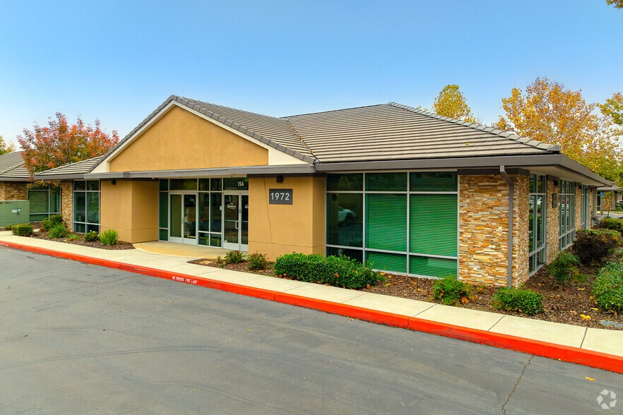 1972 del paso Rd, Sacramento, CA for sale - Primary Photo - Image 1 of 3