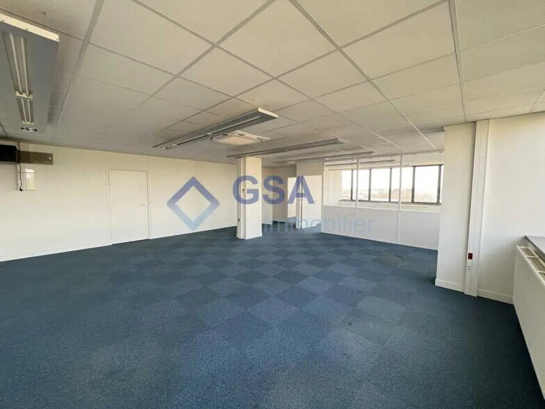 Bureau dans Évry-Courcouronnes à louer - Photo intérieure - Image 3 de 6