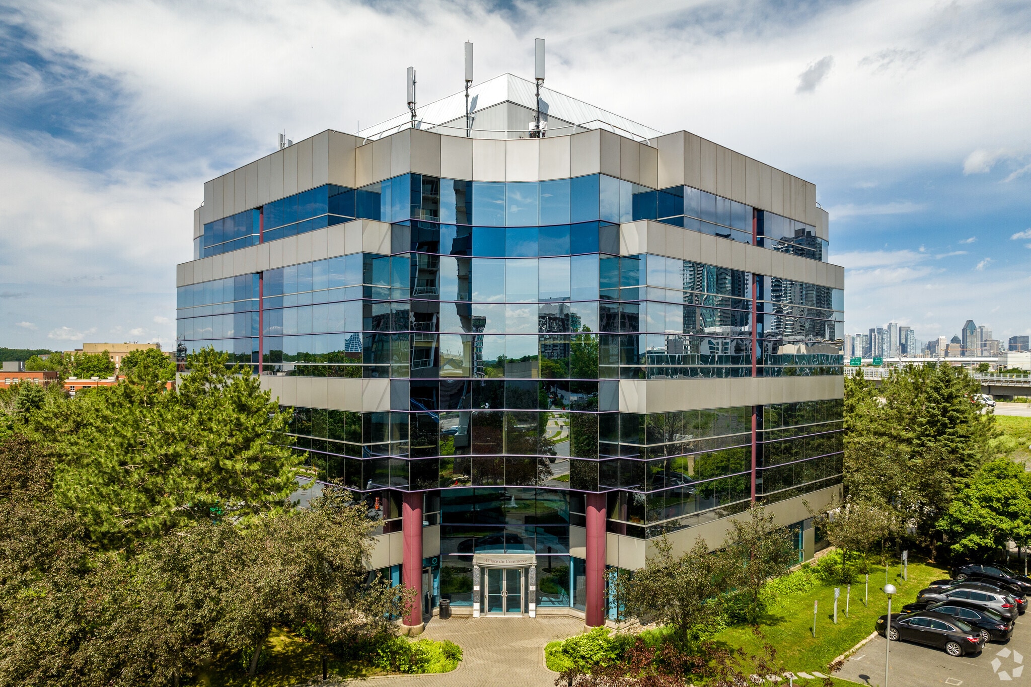 14 Pl Du Commerce, Verdun, QC for lease Primary Photo- Image 1 of 11