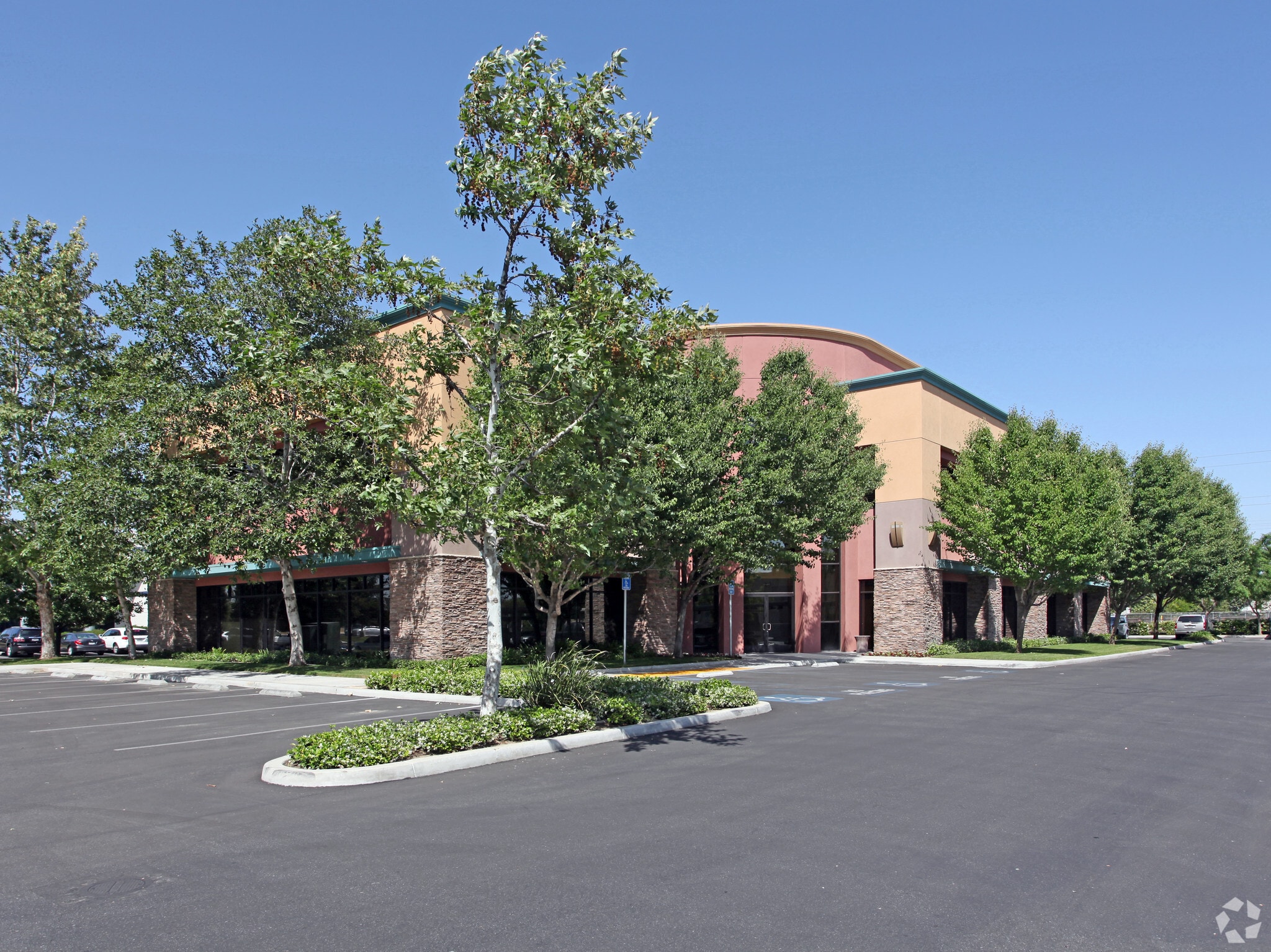 1502 Mill Rock Way, Bakersfield, CA for lease Primary Photo- Image 1 of 6