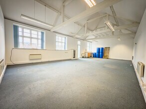 Weevil Ln, Gosport for lease Interior Photo- Image 2 of 3
