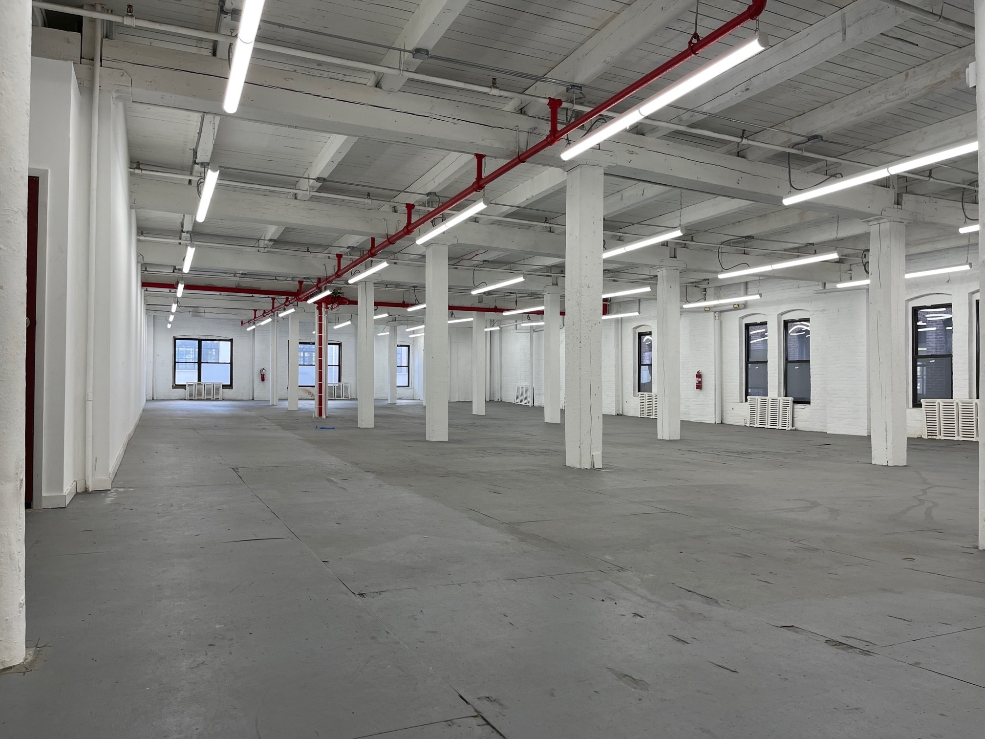 21-07 Borden Ave, Long Island City, NY for lease Interior Photo- Image 1 of 1